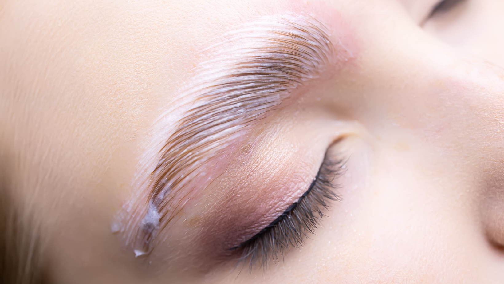 How To Laminate Your Brows At Home